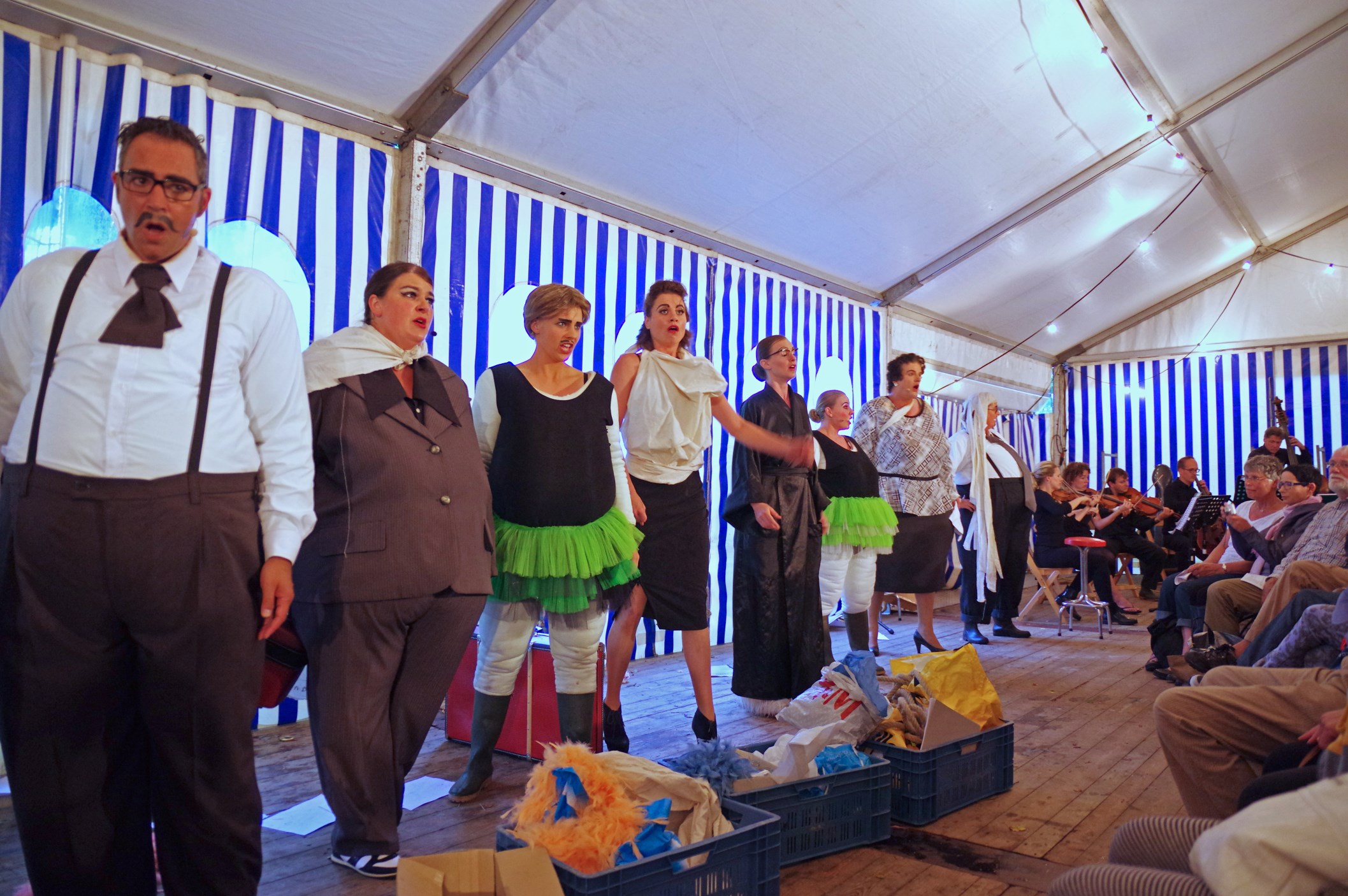 Opera Nijetrijne in de tent 2014