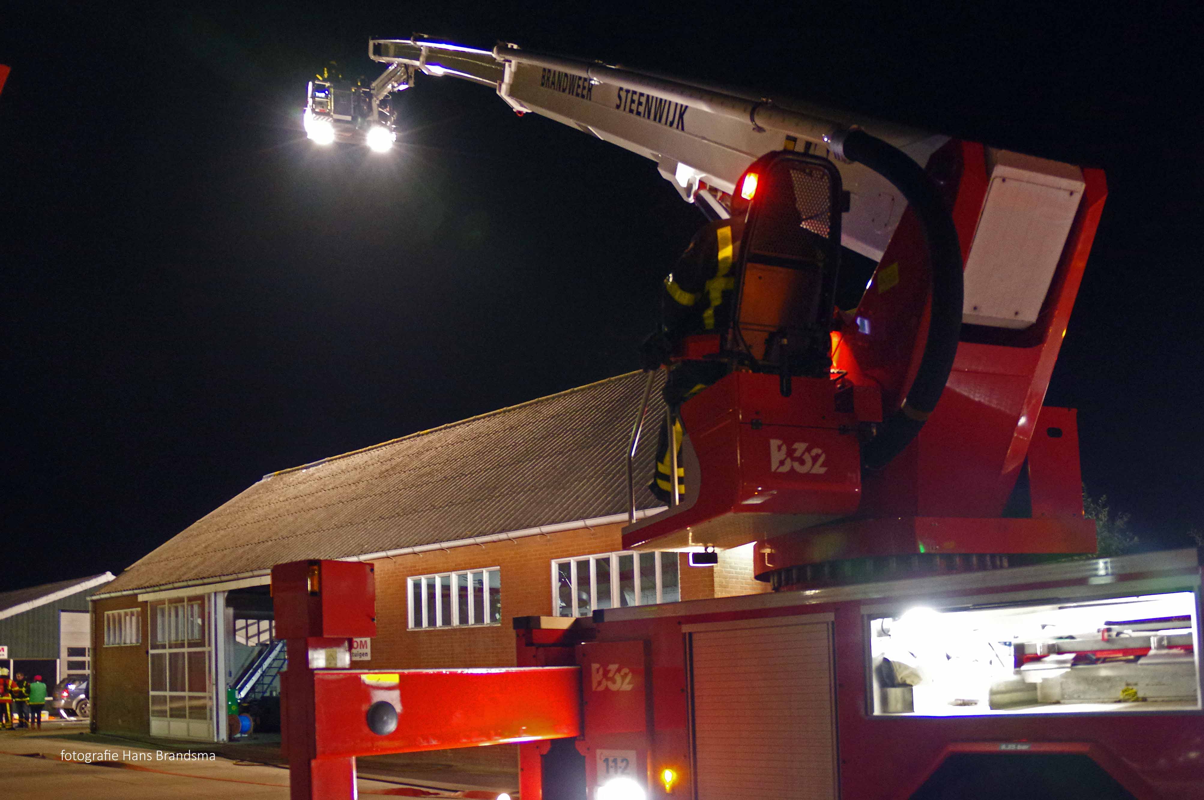 Grote brandweeroefening bij vd Vegt