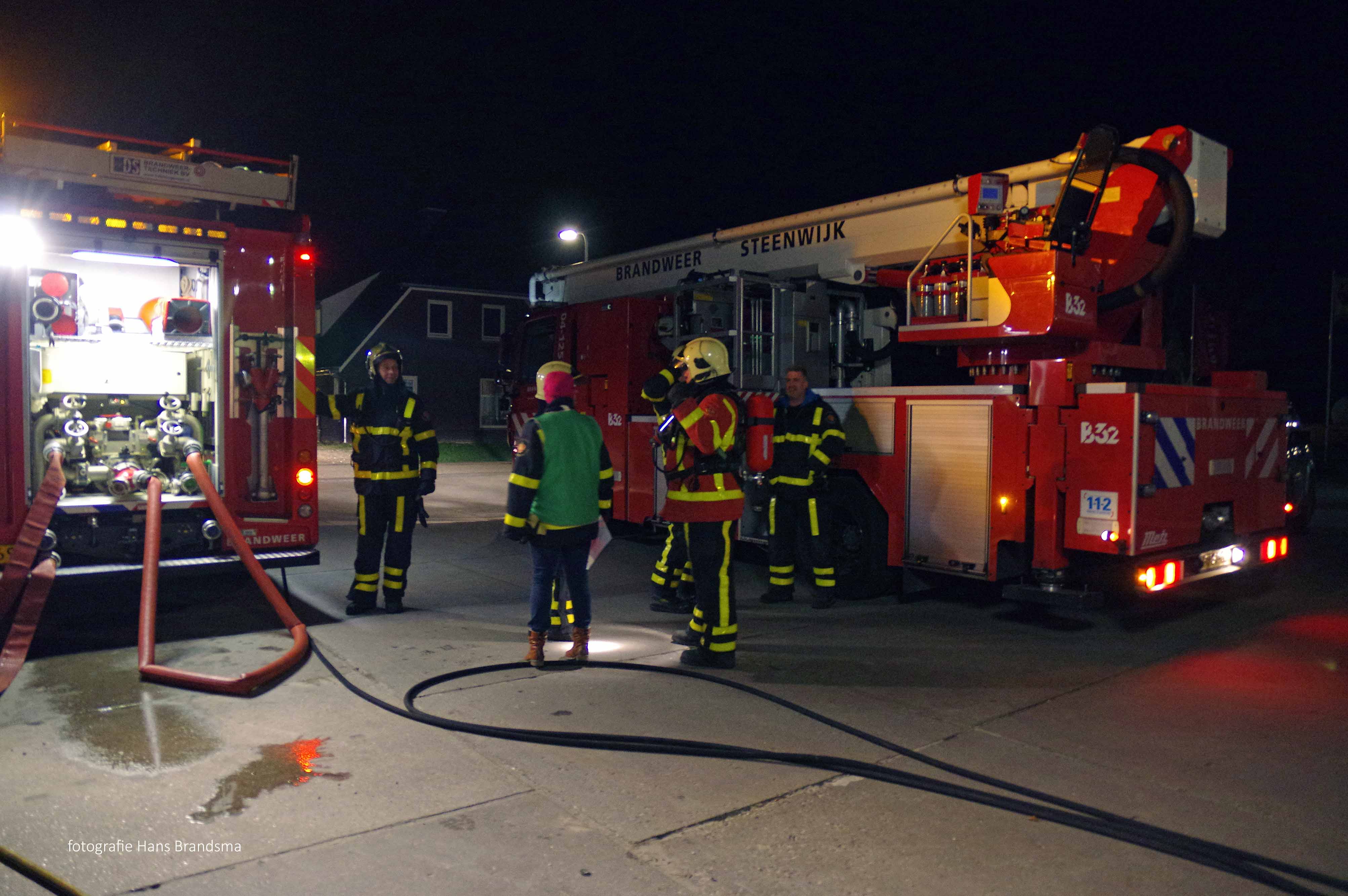 Grote brandweeroefening bij vd Vegt