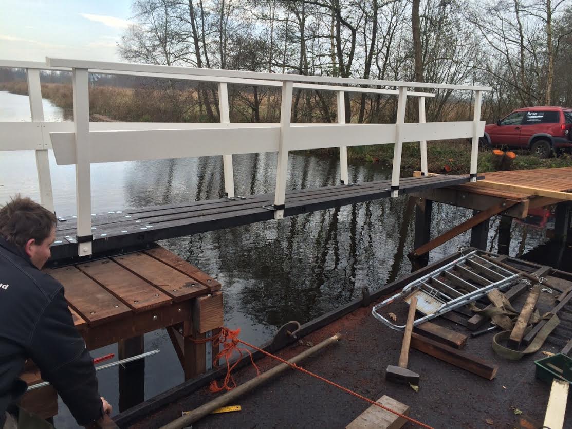 Nieuwe brug over de Scheene