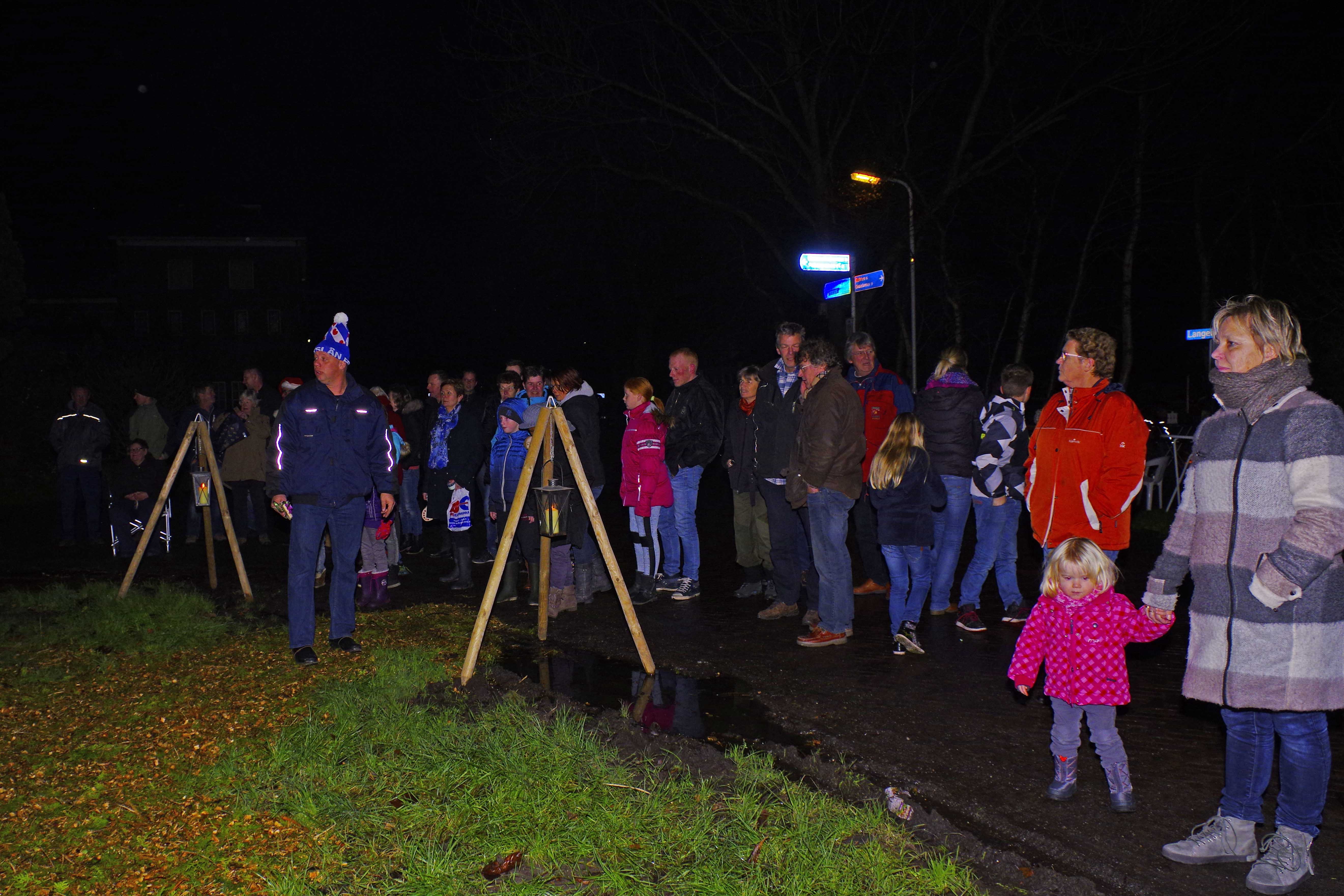 Kerstboom op Langelille ontstoken