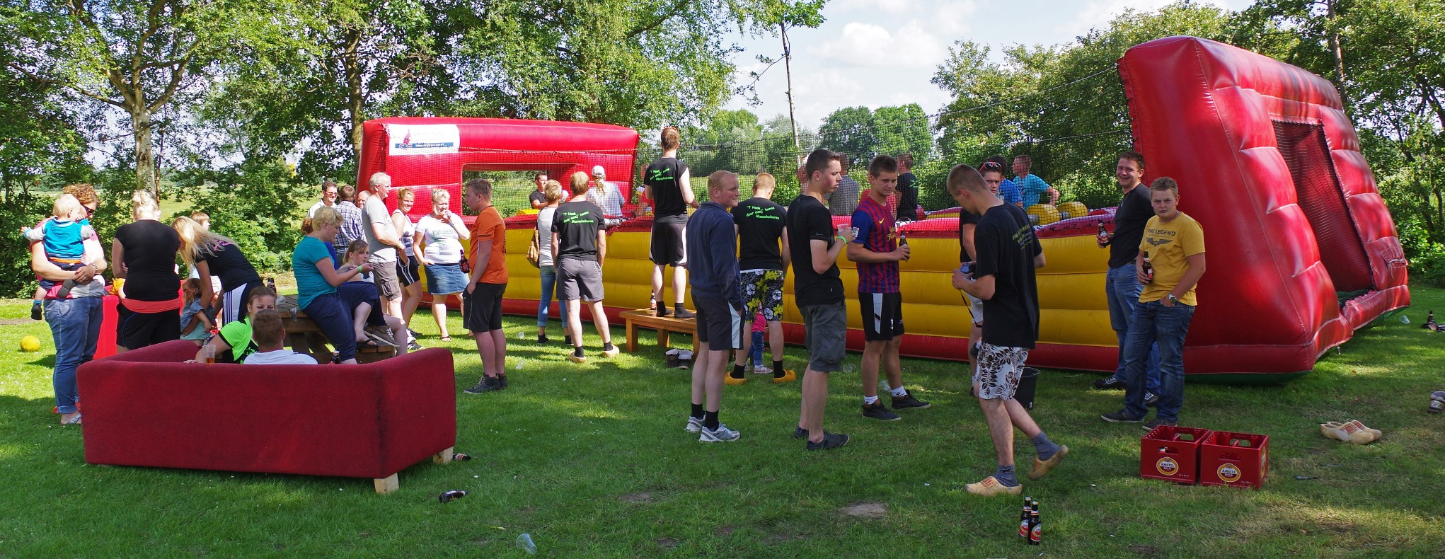 Jeugdhonk levend tafelvoetbal